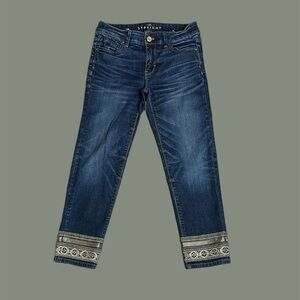 WHBM The Straight Crop Jeans Low-Rise Embroidered Hem Medium Dark Blue Sz 2P